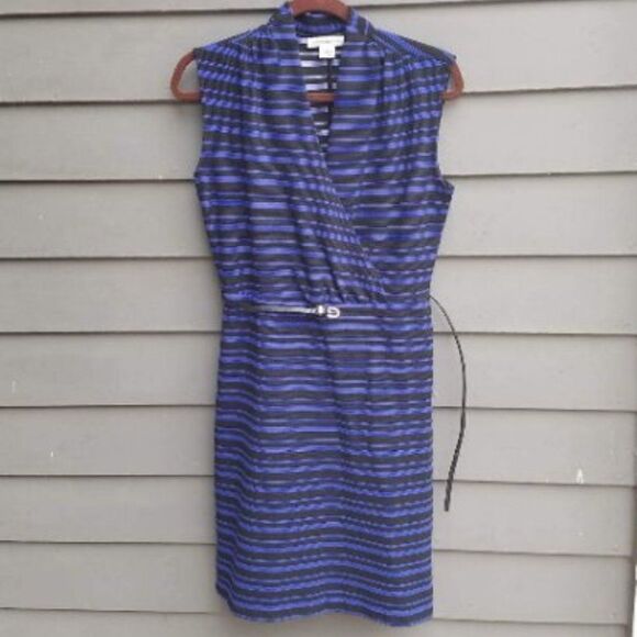 Liz Claiborne Black/blue Striped V neck Dress with belt  size Medium - Picture 4 of 4